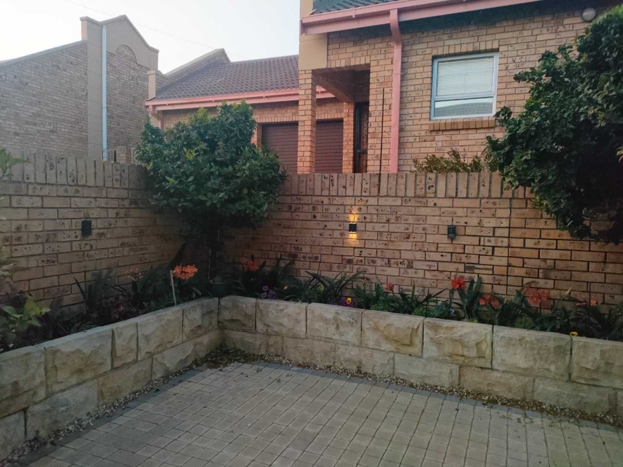 3 Bedroom Property for Sale in Langenhovenpark Free State